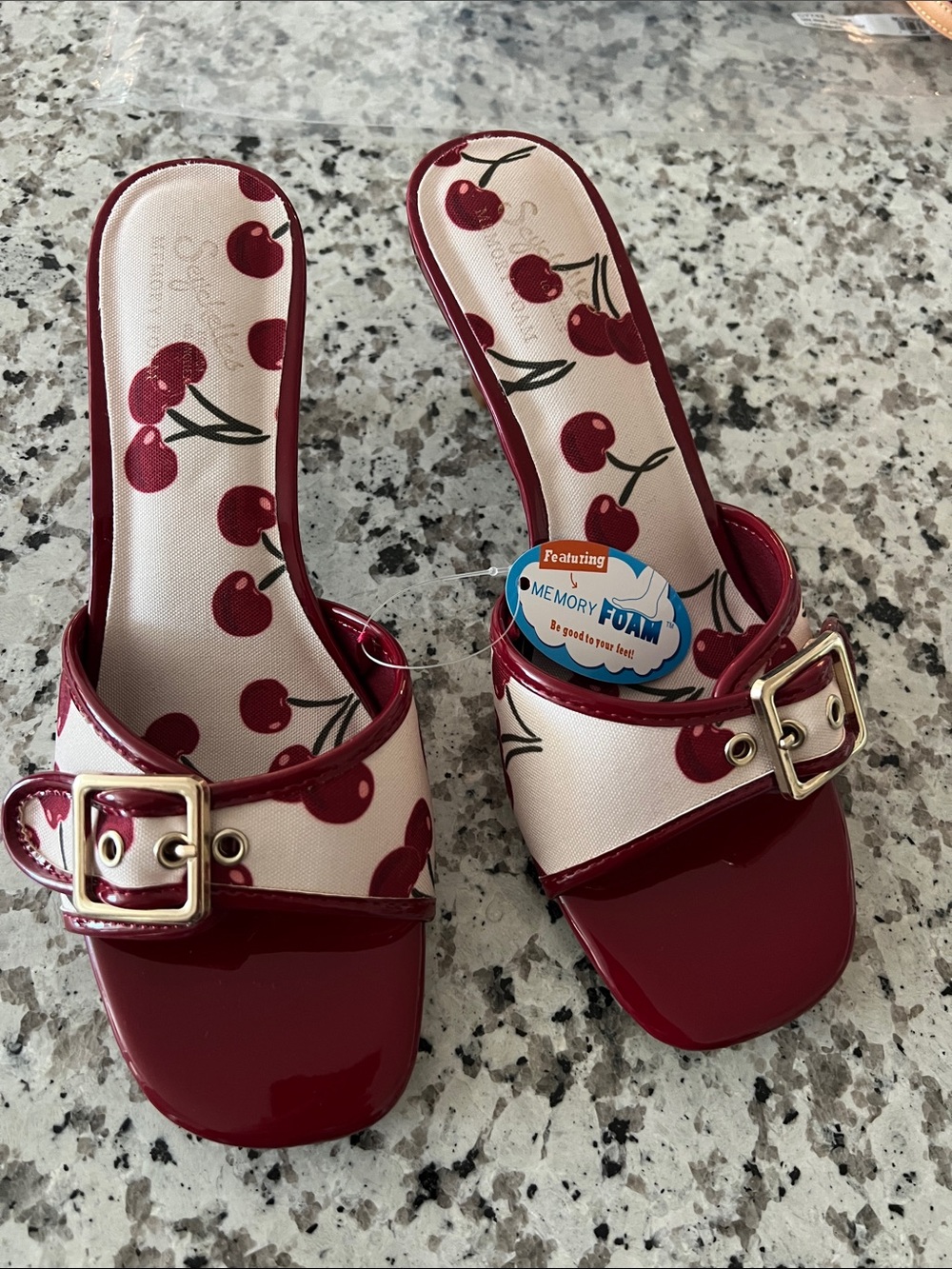 Women’s Cherry Print Kitten Heels with Memory Foam NWT